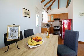 Chill & Relax Home with Pool near Beach