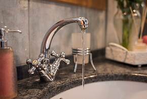 Steps to the Beach Spacious Home-Parking