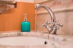 Steps to the Beach Spacious Home-Parking