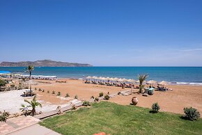 Steps to the Beach Spacious Home-Parking
