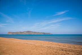 Steps to the Beach Spacious Home-Parking
