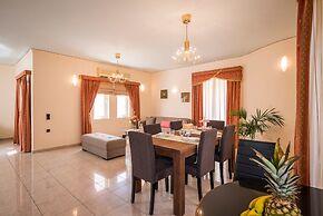 Steps to the Beach Spacious Home-Parking