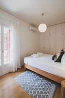 Mid-Century Modern Villa Vintage Charm