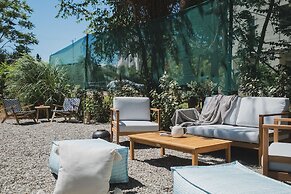 Mid-Century Modern Villa Vintage Charm