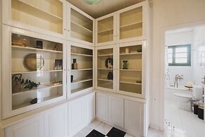 Mid-Century Modern Villa Vintage Charm