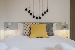 Mid-Century Modern Villa Vintage Charm