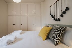 Mid-Century Modern Villa Vintage Charm