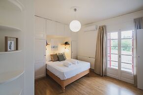 Mid-Century Modern Villa Vintage Charm