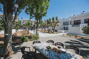 Mid-Century Modern Villa Vintage Charm