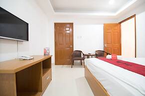 Reddoorz Plus Near Thao Dien