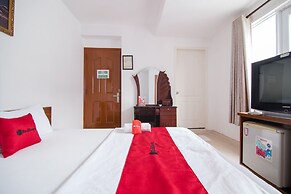 Reddoorz Plus Near Thao Dien