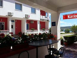 Apartments and rooms Marko