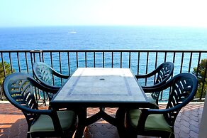 Les Terrasses De Cala Llevado