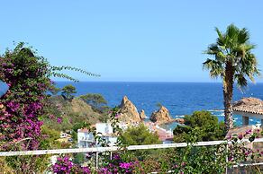 Blanca Paloma Holiday House