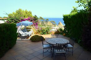 Blanca Paloma Holiday House