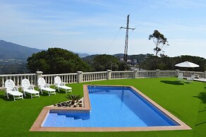 Santa Flora Holiday House