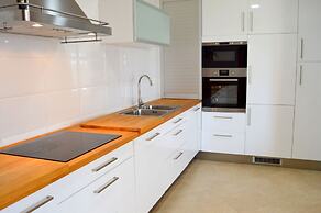 Santa Flora Holiday House