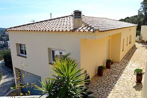 Santa Flora Holiday House