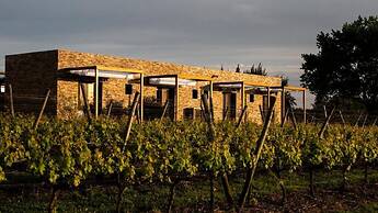 Pizzorno Lodge & Wine