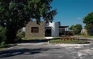 Pizzorno Lodge & Wine