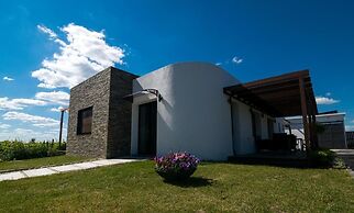 Pizzorno Lodge & Wine