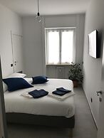 Feel at Home Apartments & Rooms