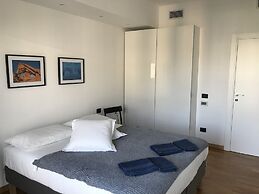 Feel at Home Apartments & Rooms