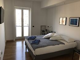 Feel at Home Apartments & Rooms