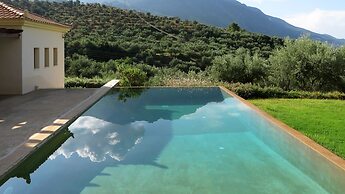 Luxurious Sea & Olive Private Villa - Pool
