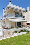 Bright & Spacious two-floor Family Garden Home