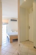 Bright & Spacious two-floor Family Garden Home