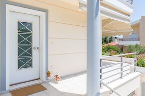 Bright & Spacious two-floor Family Garden Home