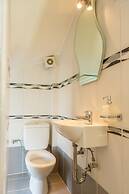 Bright & Spacious two-floor Family Garden Home