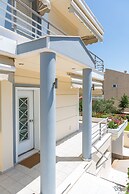 Bright & Spacious two-floor Family Garden Home