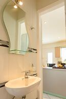 Bright & Spacious two-floor Family Garden Home