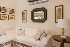 Bright & Spacious two-floor Family Garden Home