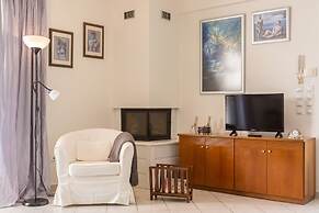 Bright & Spacious two-floor Family Garden Home