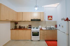 Home with Courtyard in Heart of Old Town