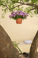 Home with Courtyard in Heart of Old Town