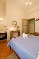 Home with Courtyard in Heart of Old Town