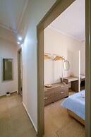 Home with Courtyard in Heart of Old Town