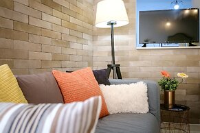 Home with Courtyard in Heart of Old Town