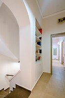 Home with Courtyard in Heart of Old Town