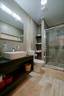 Home with Courtyard in Heart of Old Town