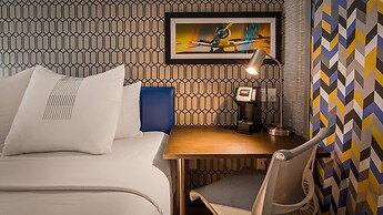 GLō Best Western Brooklyn NYC