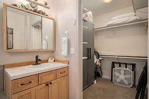 Aspen Grove Getaway Ev#3196 2 Bedroom Condo by RedAwning