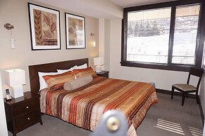 Hayden Lodge  - Views Of The Slopes And Village 3 Bedroom Condo by Red