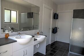 Emu Bay Holiday Homes