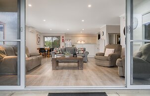 Emu Bay Holiday Homes