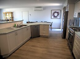 Emu Bay Holiday Homes